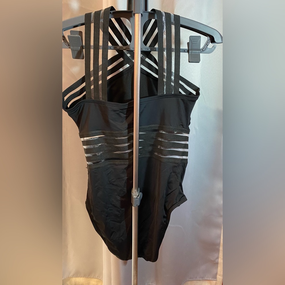 On piece swimsuit